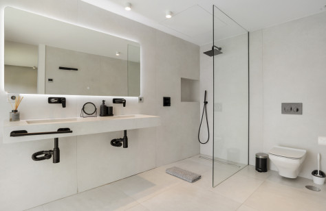 Nueva Andalucía Beachside Villa - Image 36