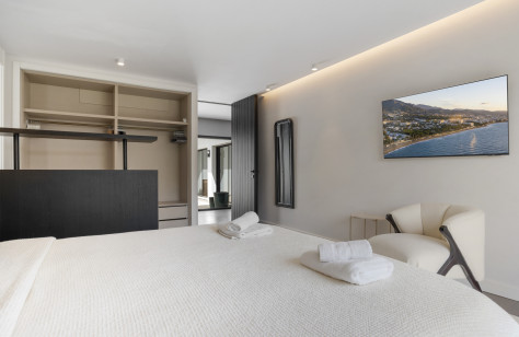 Nueva Andalucía Beachside Villa - Image 34