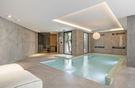 Nueva Andalucía Beachside Villa - Image 11