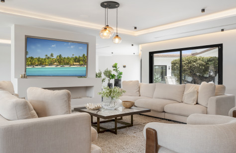 Nueva Andalucía Beachside Villa - Image 51