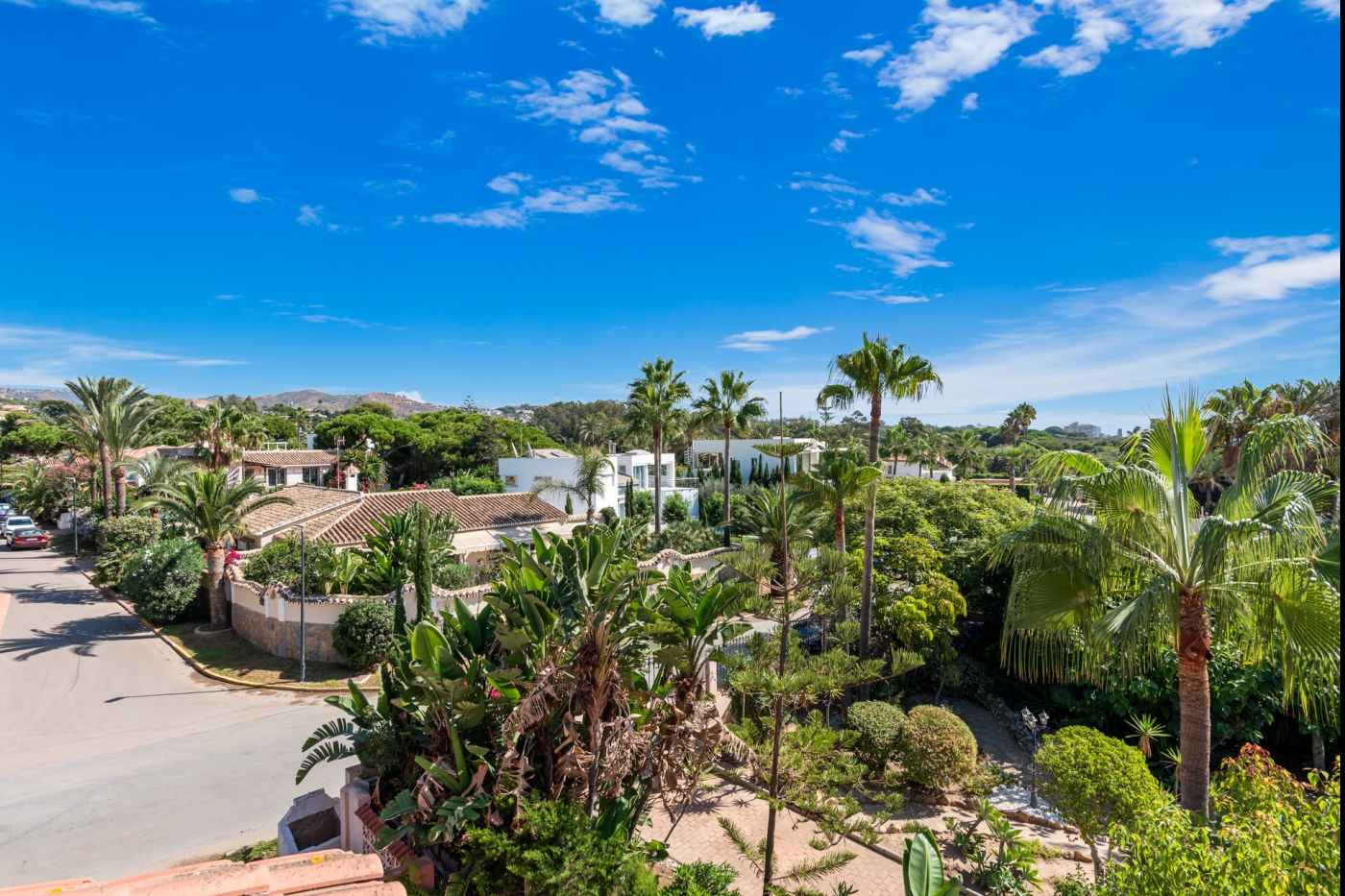 Beachfront Escape 3 Bed House - Stunning Sea Views image 1