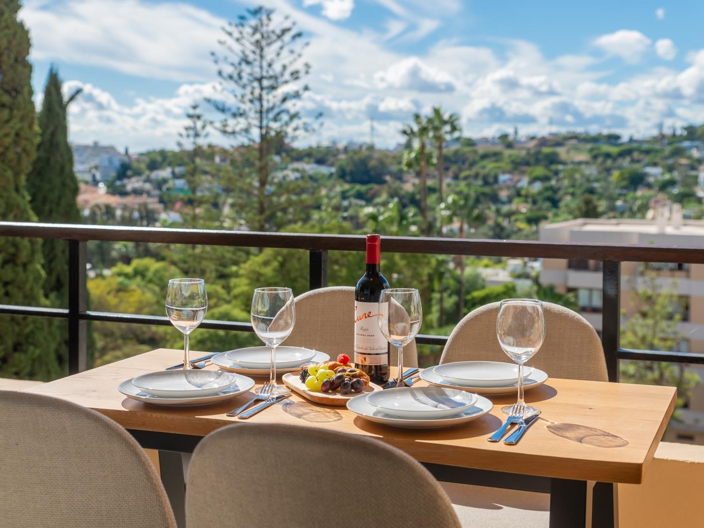 Newly Renovated Sunlit 3 BDRM Apt w/ Stunning Views image 1