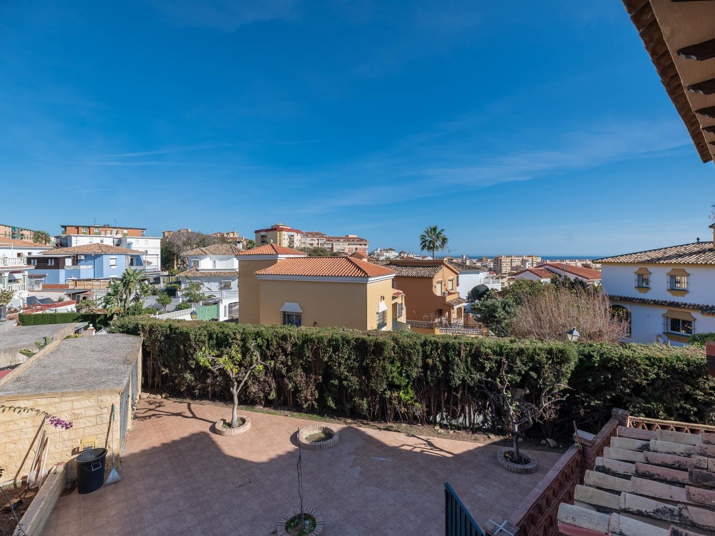 Classic 5 BDRM Andalucian Villa w Pool & Sea View image 1