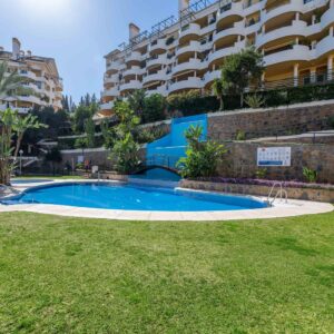 Cozy 2 BDRM Apt w Sea Views Next to Puerto Banús image 1
