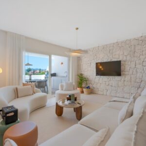 Extravagant Newly Renovated Penthouse w/ Sea Views
