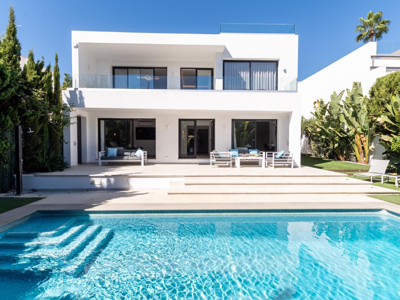 Luxury Villa – Heated Pool, Jacuzzi, Sauna & more