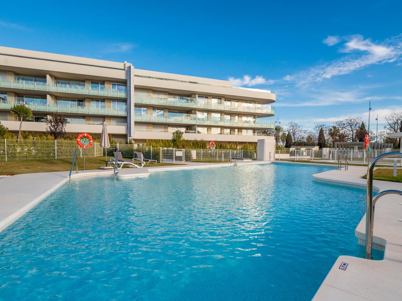 Newly Built 3 BDRM Luxury Apt Close to the Beach image 3