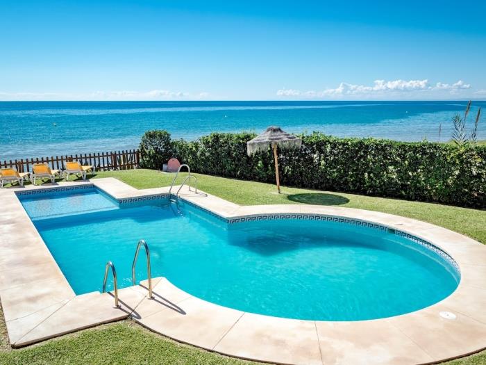 Charming and Modern Townhouse on the Beach image 3