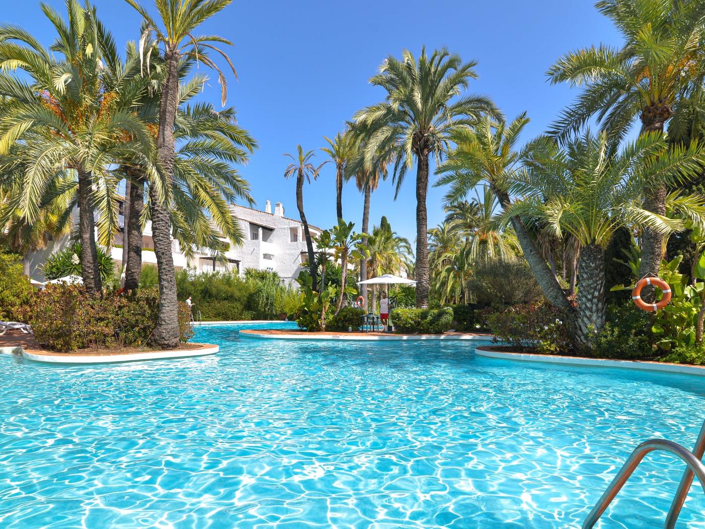 ✰Luxurious Beachside In The Heart Of Puente Romano image 3