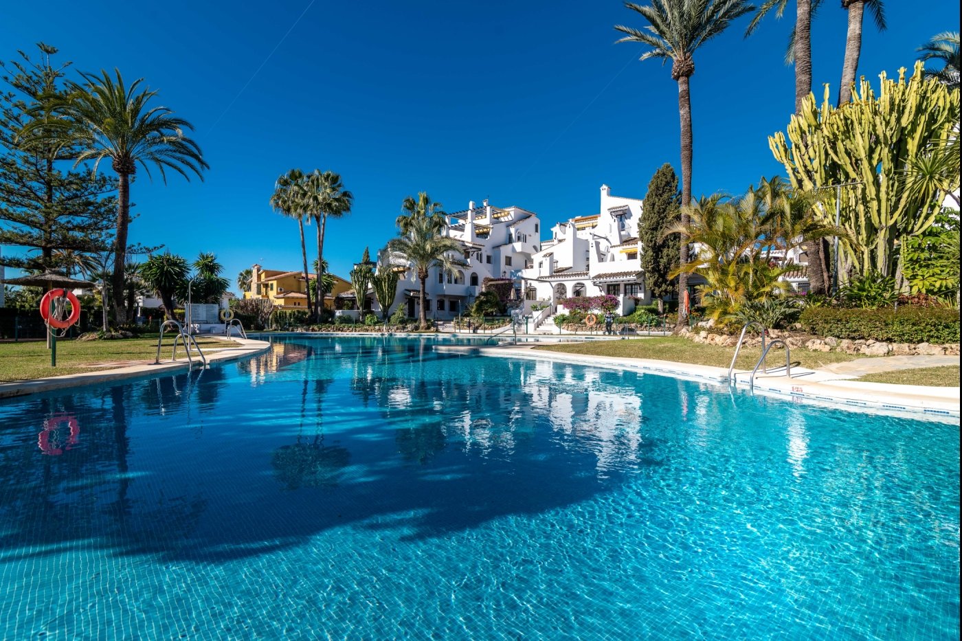 Luxury 3BD in Aldea Blanca, Pool & Puerto Banús image 3