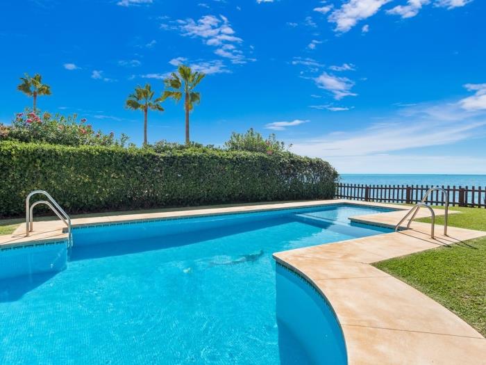 Charming and Modern Townhouse on the Beach image 4