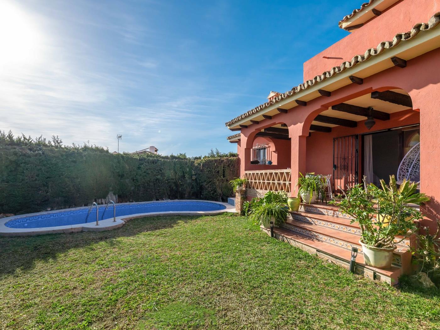 Classic 5 BDRM Andalucian Villa w Pool & Sea View image 4