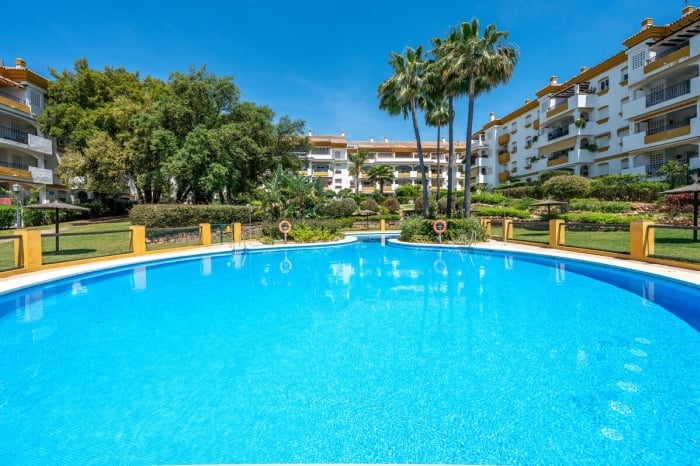 Golden Mile 3 BDRM Elegant Penthouse with Sea View image 4