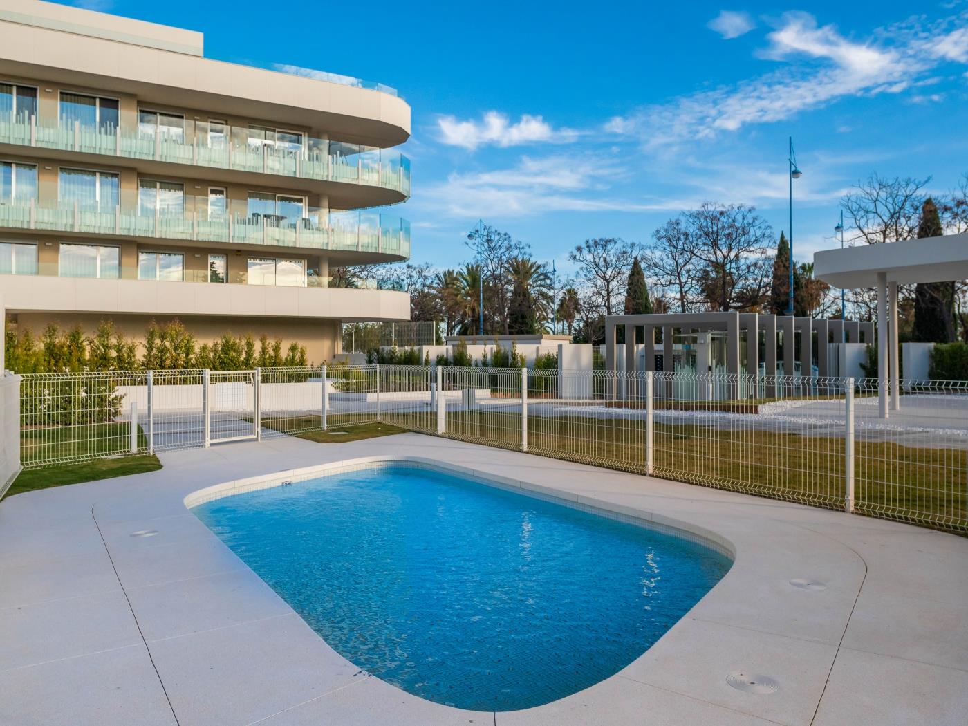 Newly Built 3 BDRM Luxury Apt Close to the Beach image 5