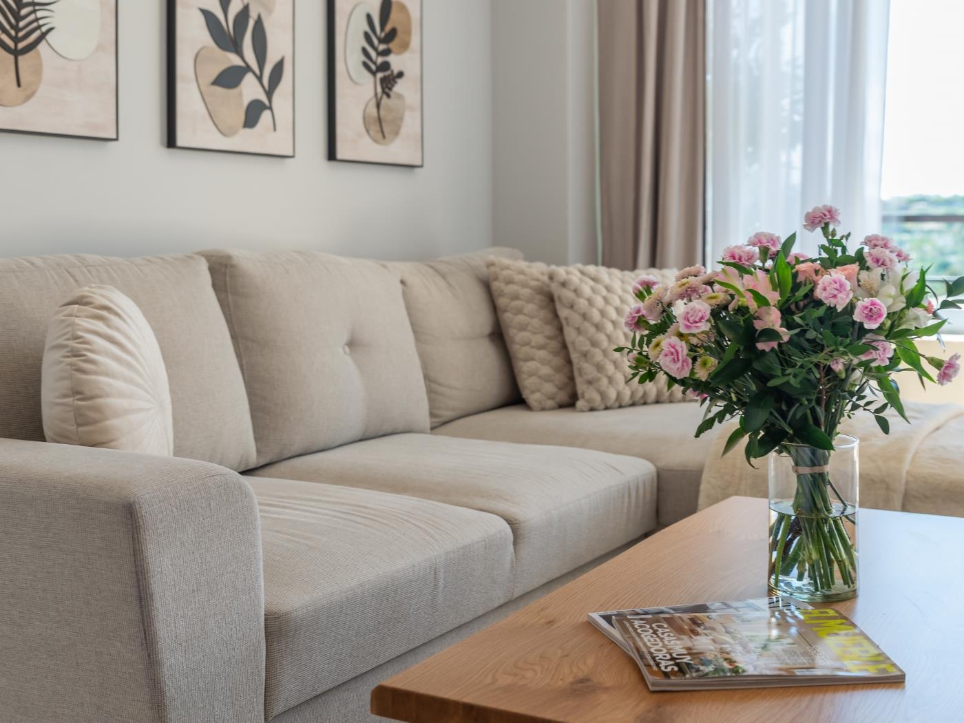 Newly Renovated Sunlit 3 BDRM Apt w/ Stunning Views image 5