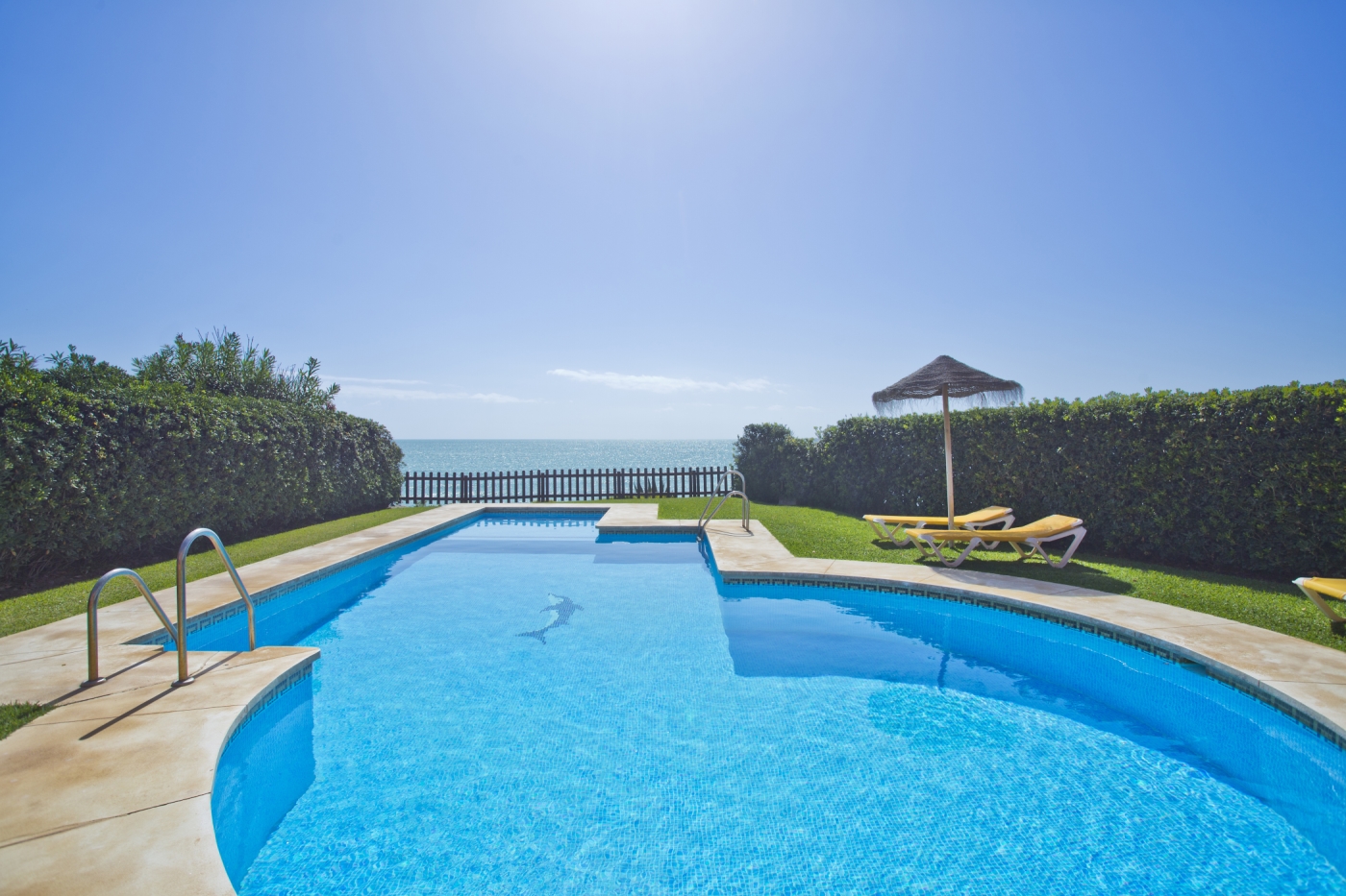 Charming and Modern Townhouse on the Beach image 5