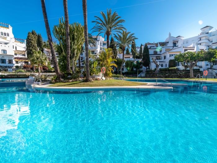 Luxury 3BD in Aldea Blanca, Pool & Puerto Banús image 5