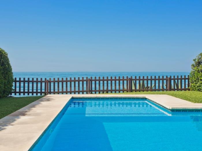 Beachfront Escape 3 Bed House - Stunning Sea Views image 6