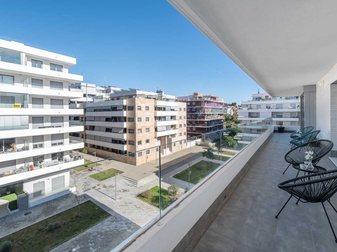 Newly Built 3 BDRM Modern Apt w Gym, Pool, & Views image 6
