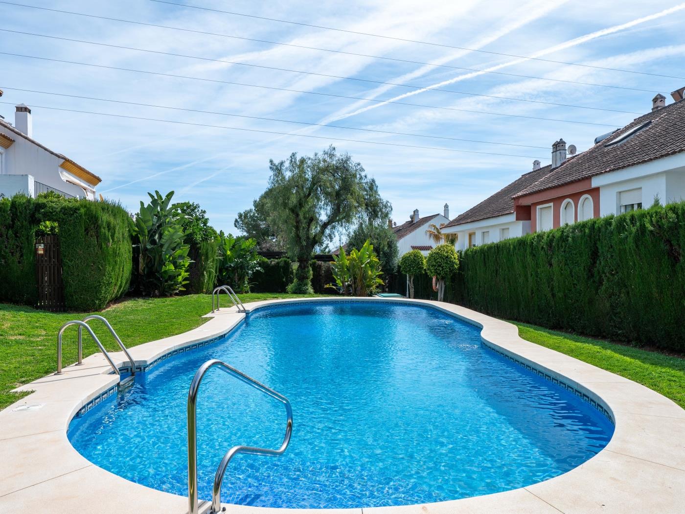 Sea-View 4 BDRM Townhouse w/ Pool & Cinema image 6