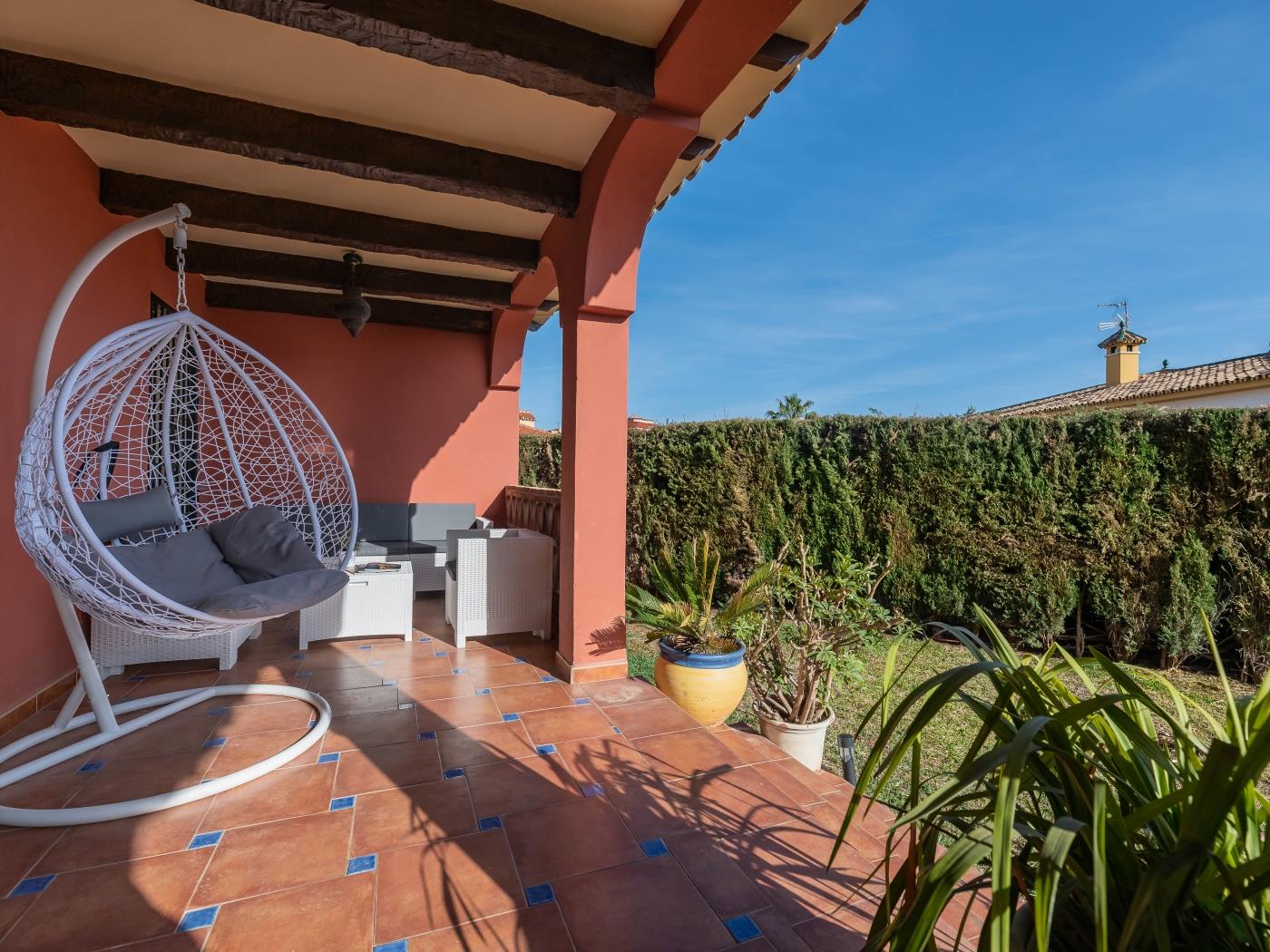 Classic 5 BDRM Andalucian Villa w Pool & Sea View image 6