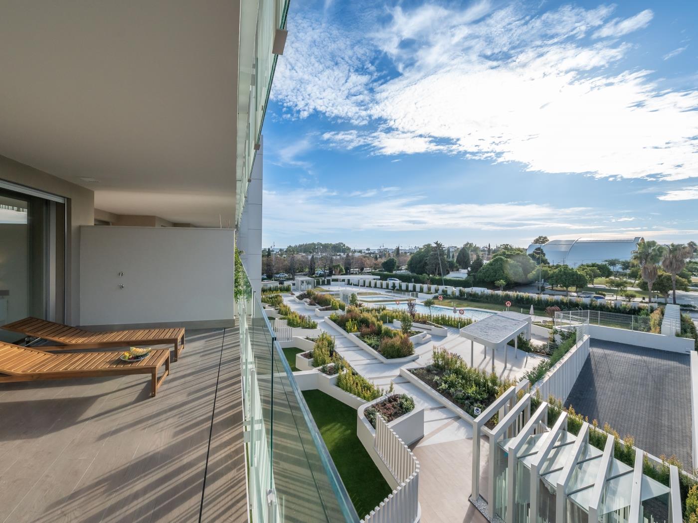 Newly Built 3 BDRM Luxury Apt Close to the Beach image 7
