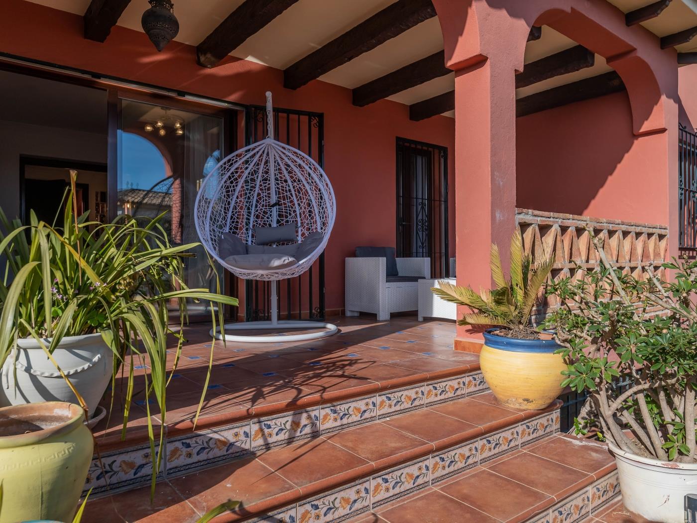 Classic 5 BDRM Andalucian Villa w Pool & Sea View image 7