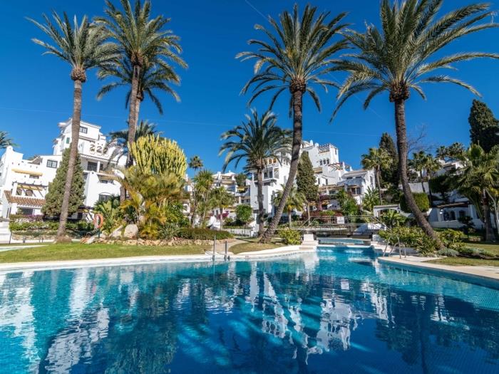 Luxury 3BD in Aldea Blanca, Pool & Puerto Banús image 7