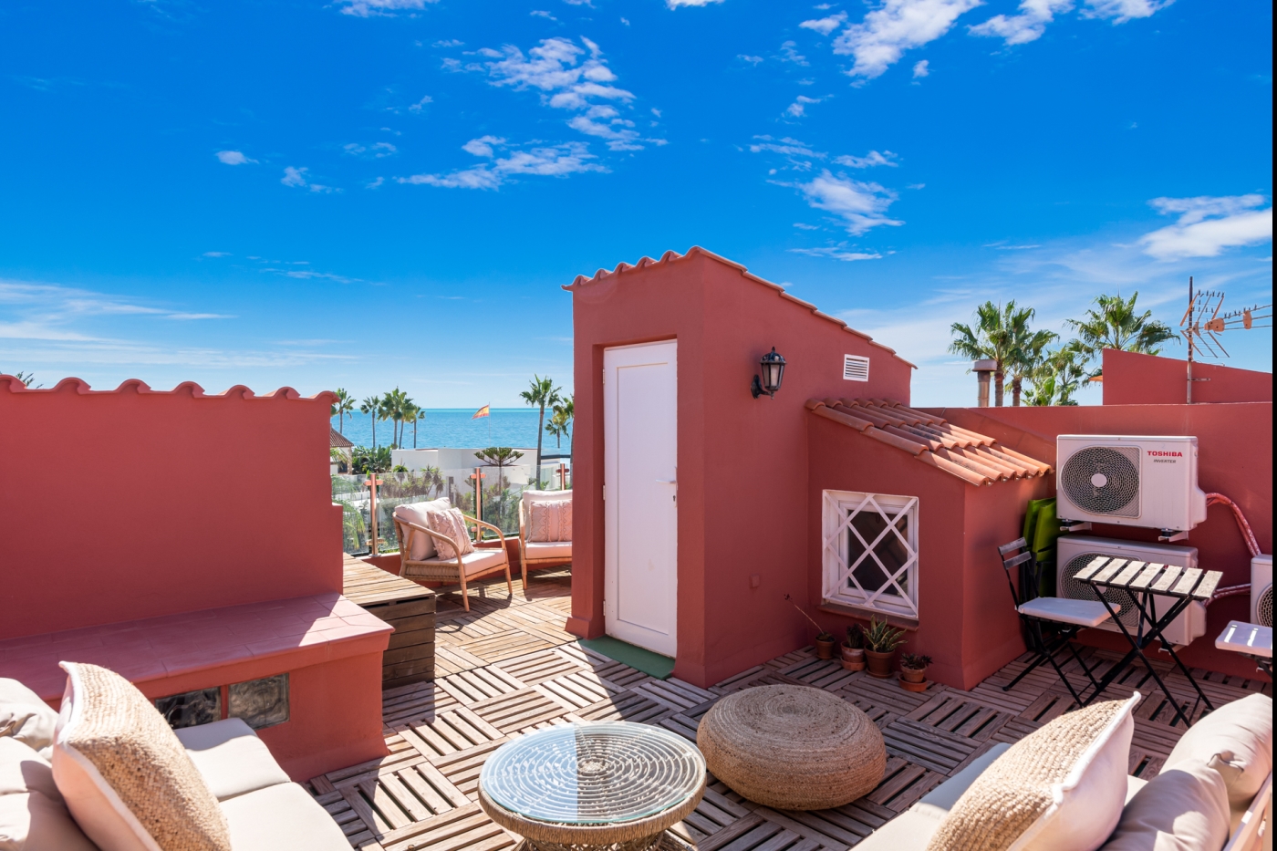 Beachfront Escape 3 Bed House - Stunning Sea Views image 8