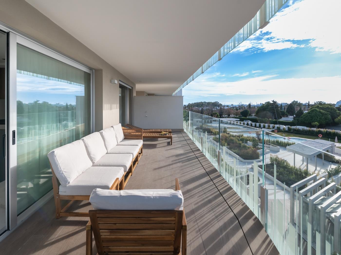 Newly Built 3 BDRM Luxury Apt Close to the Beach image 8