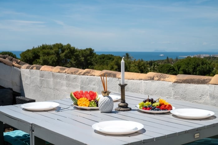 Golden Mile 3 BDRM Elegant Penthouse with Sea View image 8