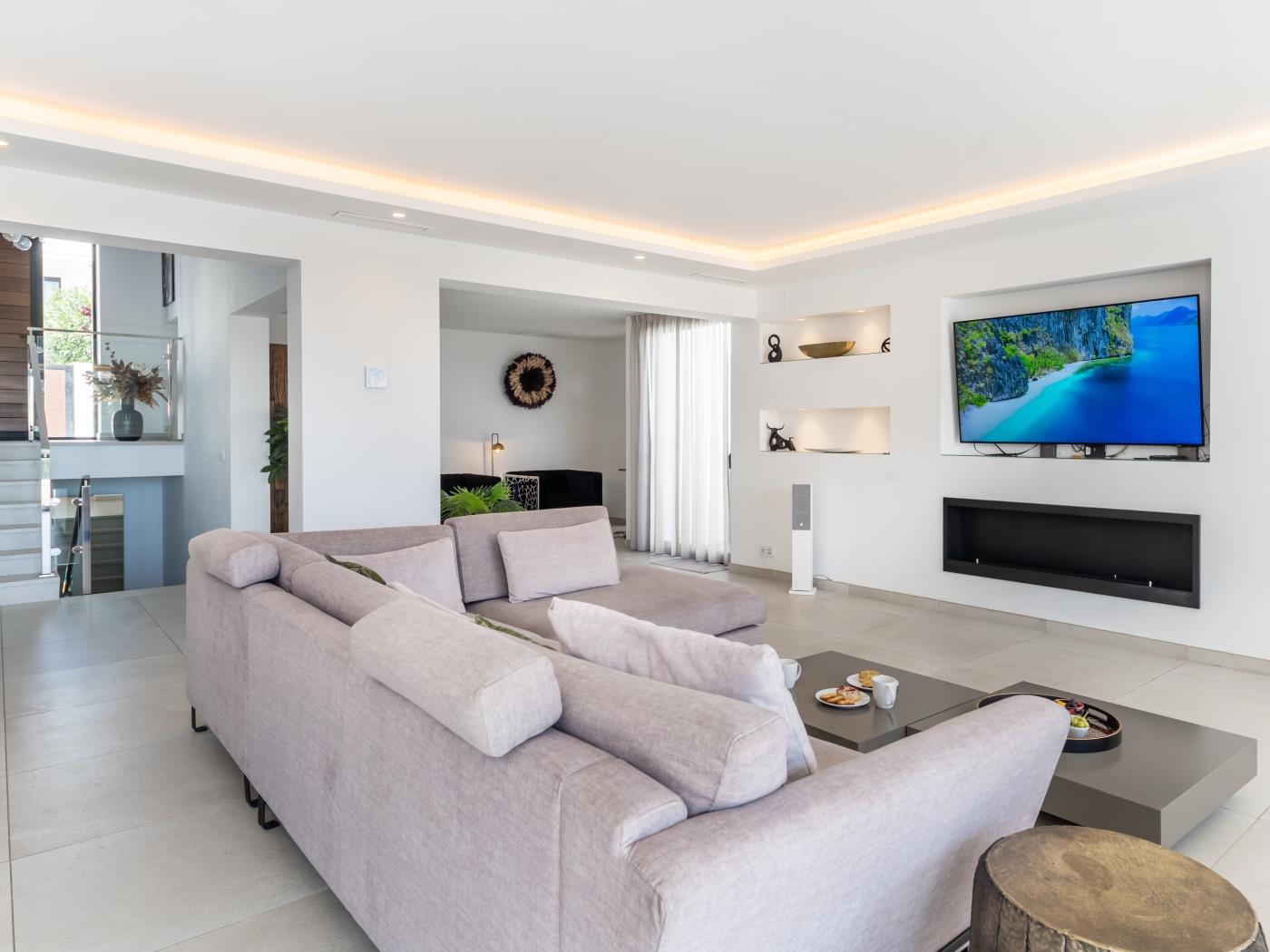 Luxury Villa – Heated Pool, Jacuzzi, Sauna & more image 8