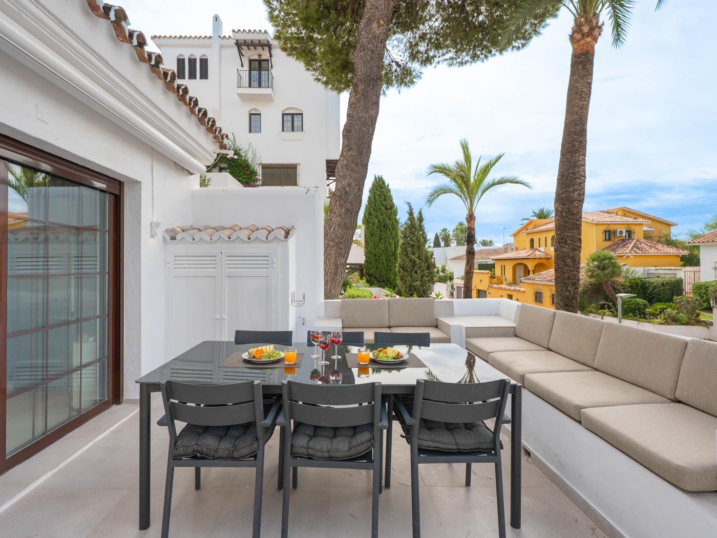 Luxury 3BD in Aldea Blanca, Pool & Puerto Banús image 8